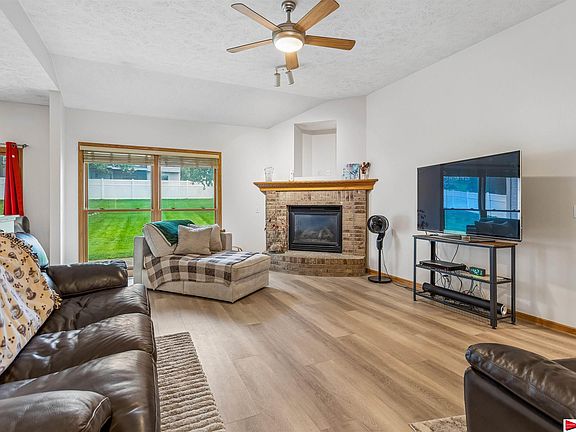 3rd image of 271 S 199th St