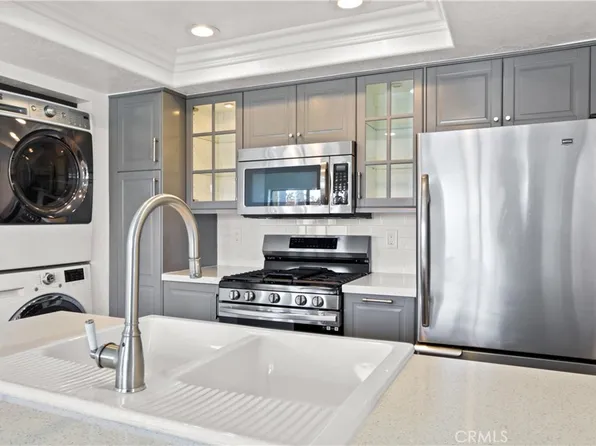 17333 Brookhurst St APT D2, Fountain Valley, CA 92708