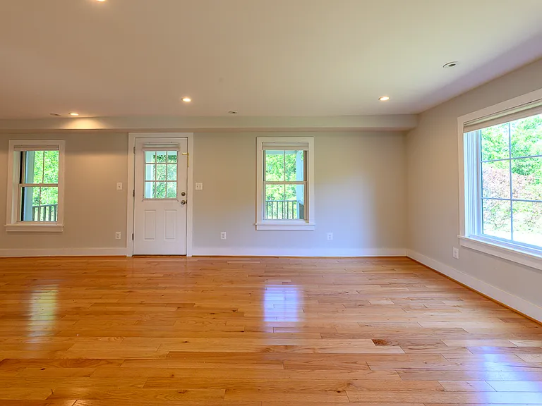4555 Old Tavern Rd — Photo 4