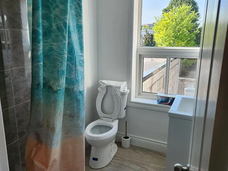 2820 Danforth Ave #210 — Photo 7