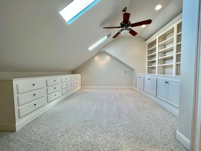 508 Stefan Ct — Photo 32