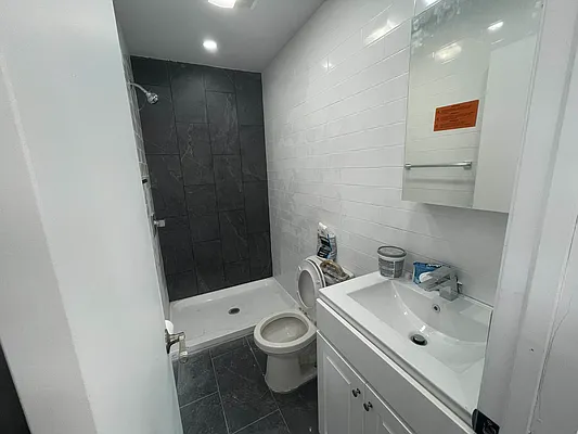 Rented by Marquis Real Estate Services | media 23