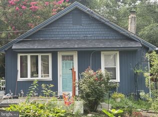 319 Delaware Ave, Delanco, NJ 08075