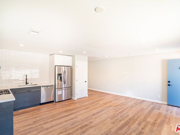 3rd image of 941 N Normandie Ave