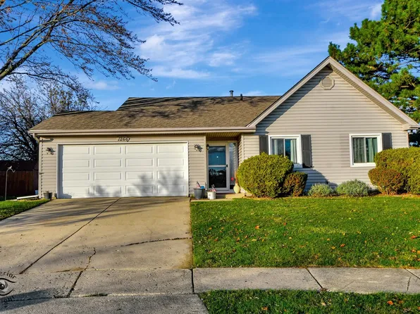 1266 Big Horn Trl, Carol Stream, IL 60188