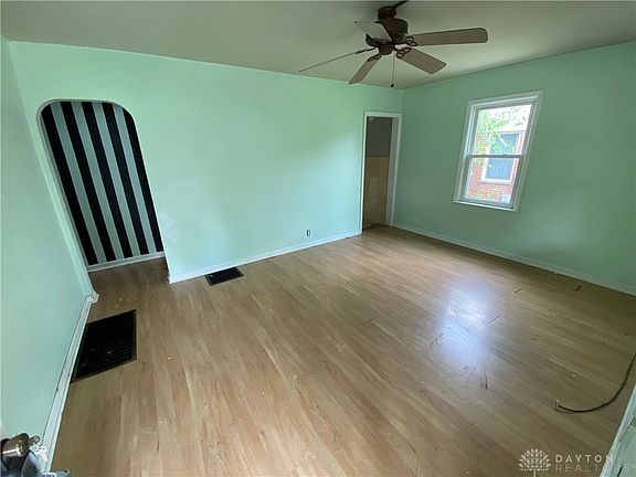 3rd image of 4431 Elliot Ave