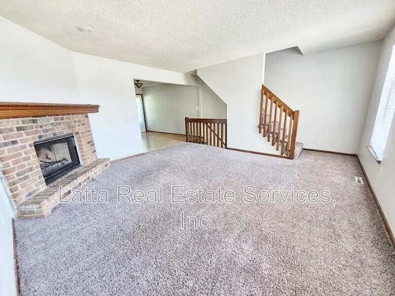 410 NW 3rd St — Photo 4
