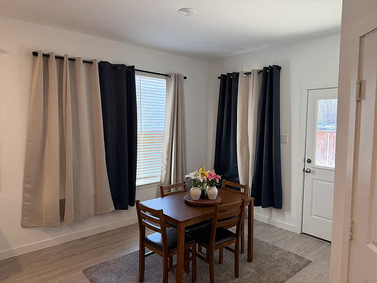3712 Daisy Hollow Loop — Photo 3