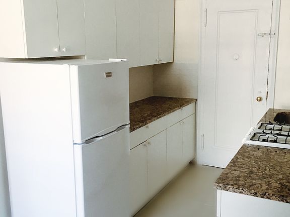 5th image of 820 W End Ave APT 11D