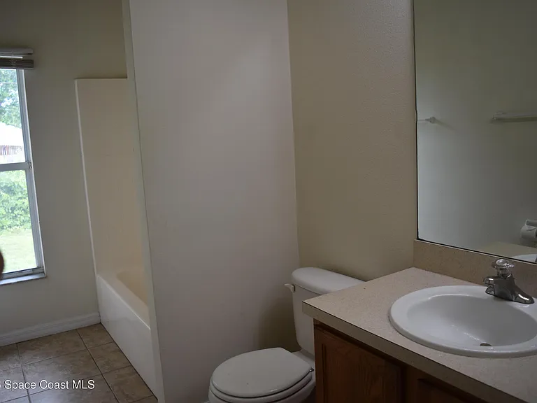 334 Bordeaux Ave NE — Photo 28