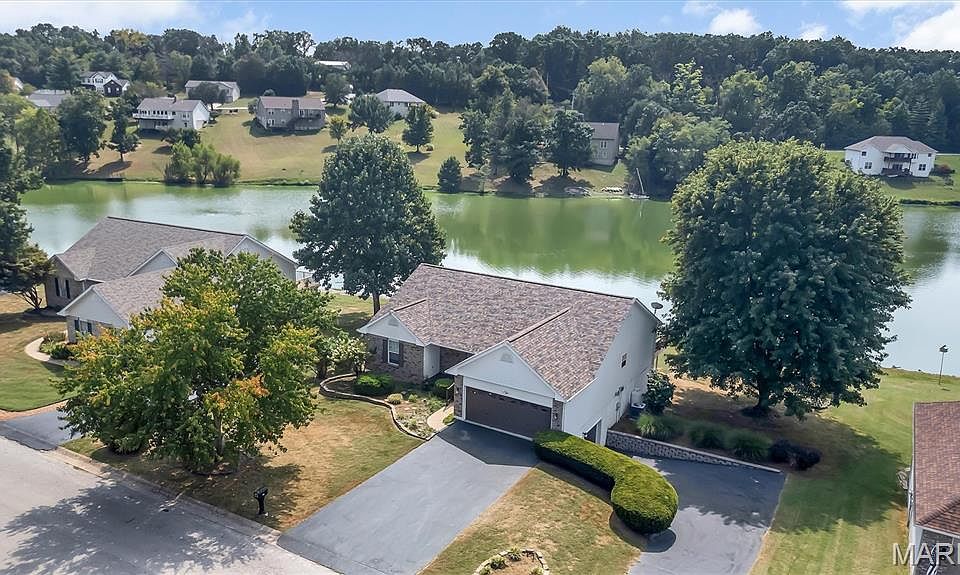 1st image of 134 Bridgewater Chase Ln