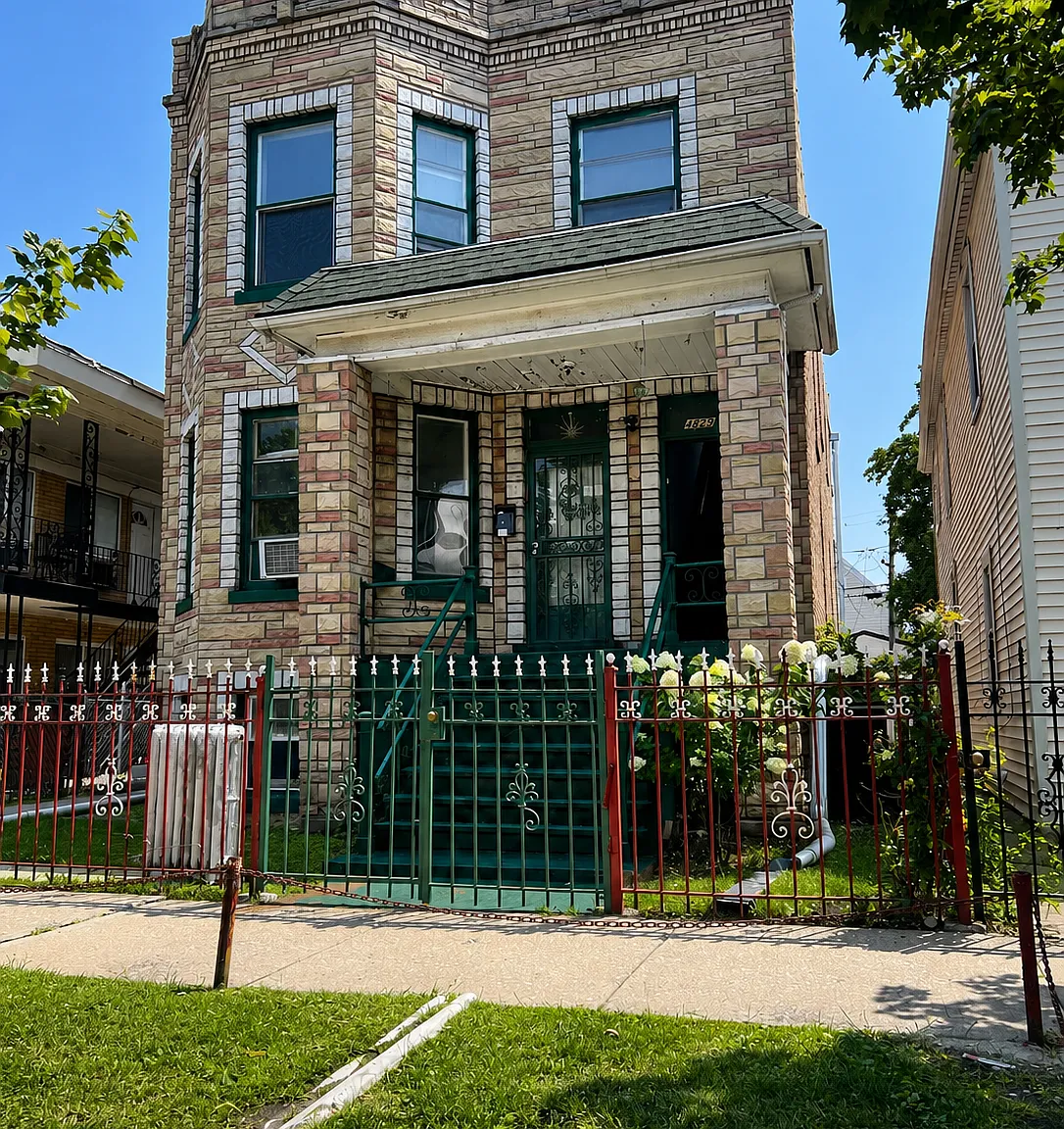 3 bed, 850 sqft, $1,750 — Photo 1