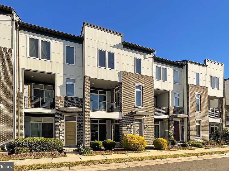 1st image of 20865 Ashburn Heights Dr