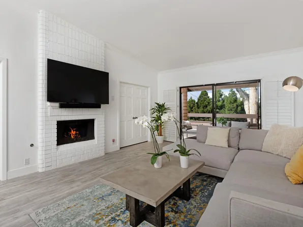 8870 Villa La Jolla Dr Unit 303, La Jolla, CA 92037