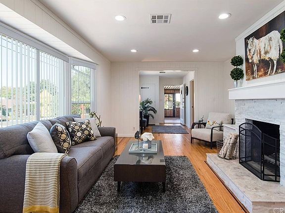 3rd image of 4914 Don Pio Dr