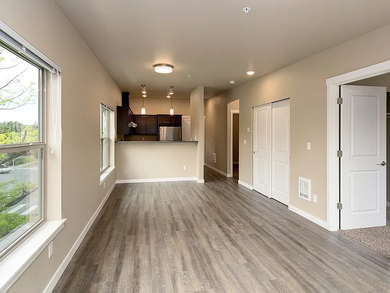 One Month Free, Broadway Station Apartments — Photo 19