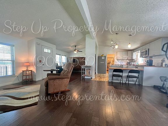 5th image of 20625 Adams Ct