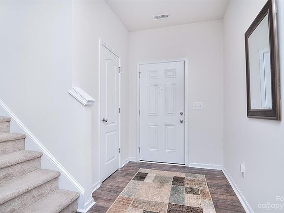 3rd image of 9315 Magnolia Lily Ave