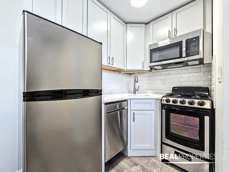 505 West Belmont Ave — Photo 46