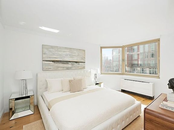 4th image of 201 E 86th St APT 21C