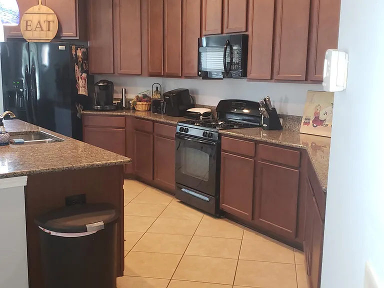 102 Woodland Greens Dr — Photo 2
