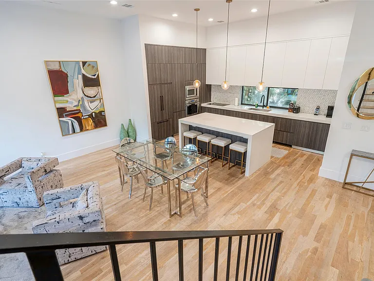 709 Memorial Heights Dr — Photo 16