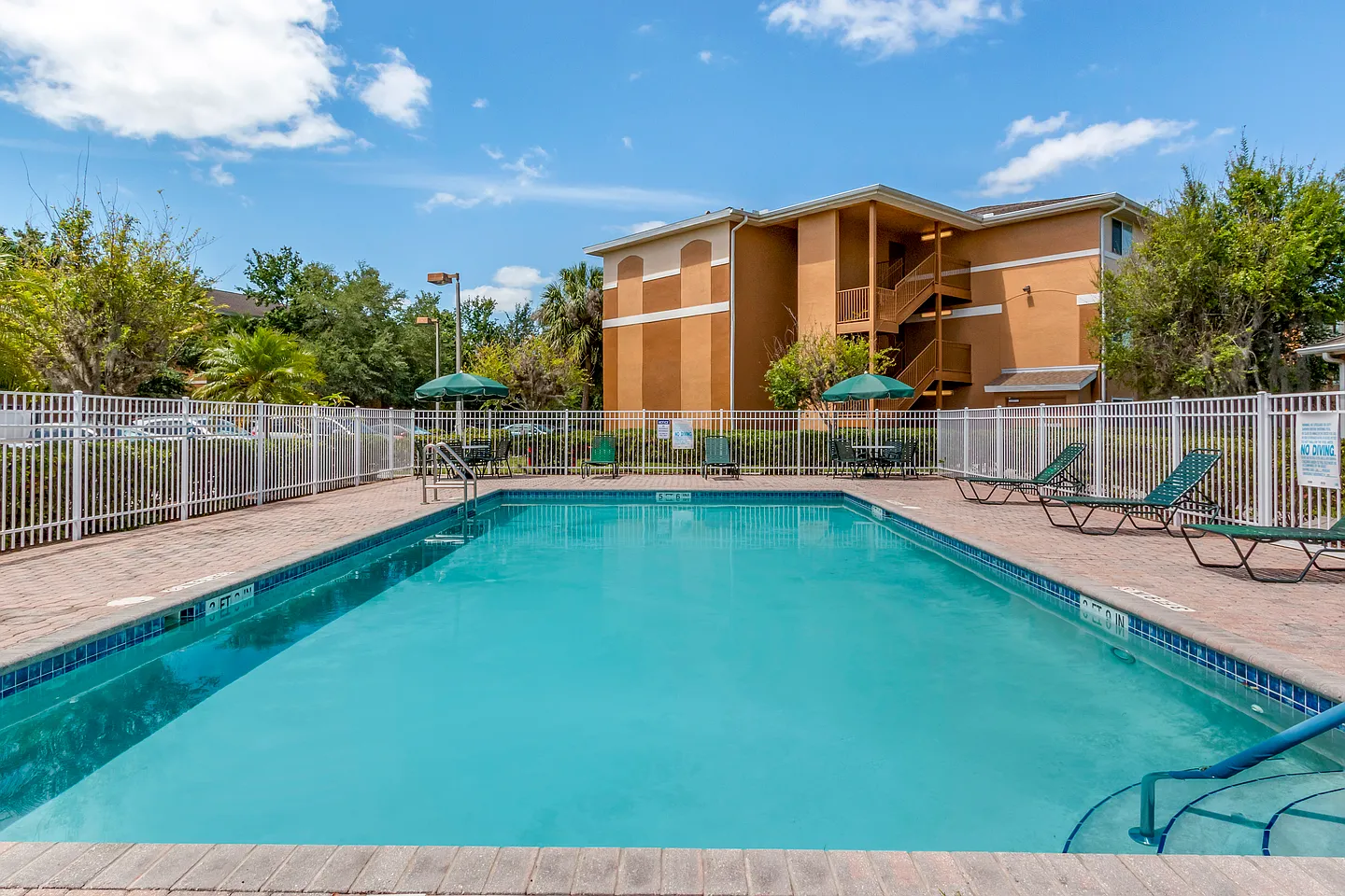 Willow Creek Apartments — Photo 4