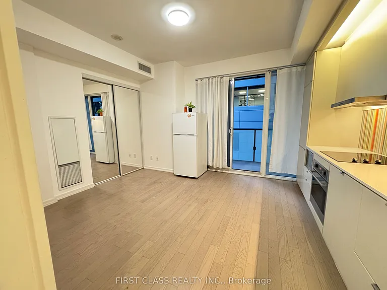 101 Peter St #617 — Photo 7