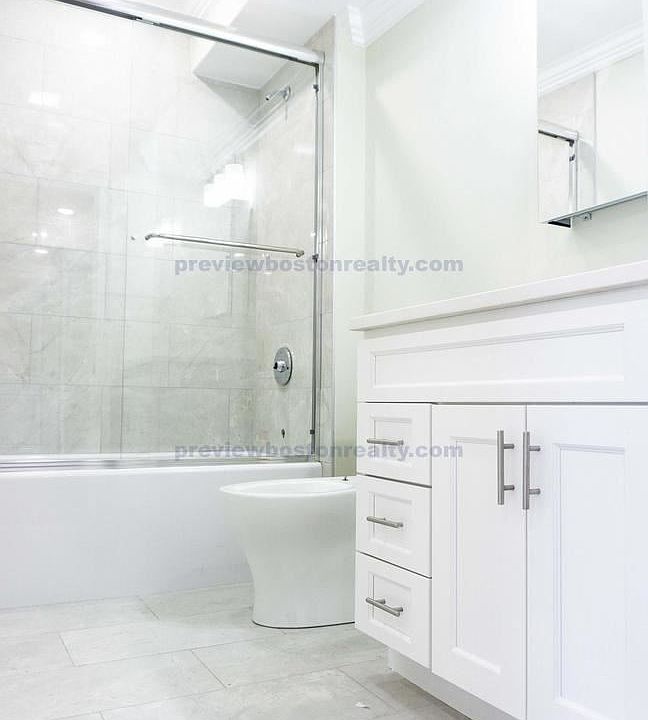 2nd image of 62 Gordon St #3Z