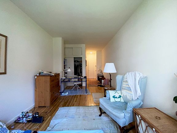 3rd image of 311 E 14th St #3C