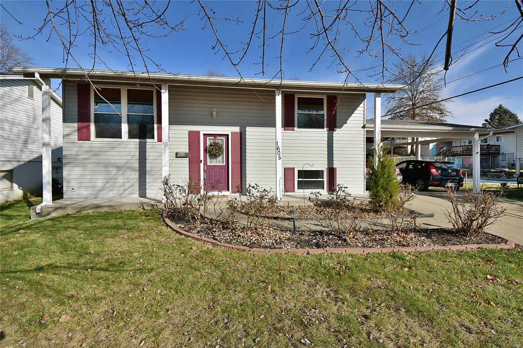 1605 Ville Cecelia Ln photo 1