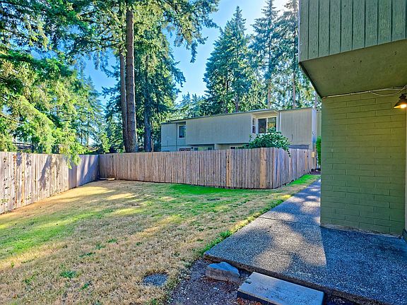 2nd image of 13063 Pacific Hwy SW Unit C