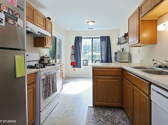 4th image of 2227 N Enlund Dr Unit 3