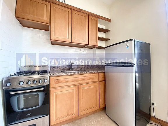 5th image of 235 W 103rd St APT 2E