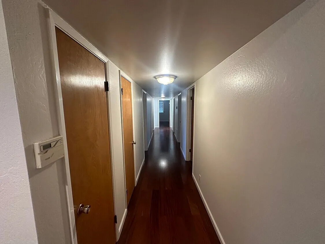 1 bed, 120 sqft, $1,000 — Photo 2