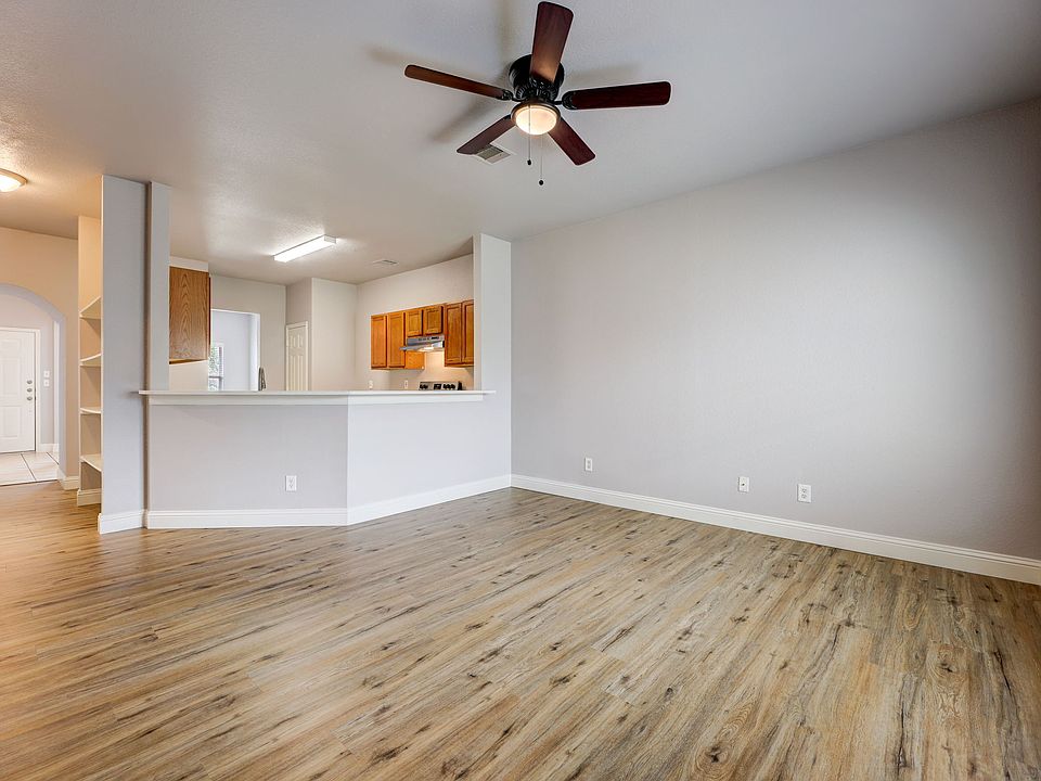 1st image of 3025 Lodgepole Ln