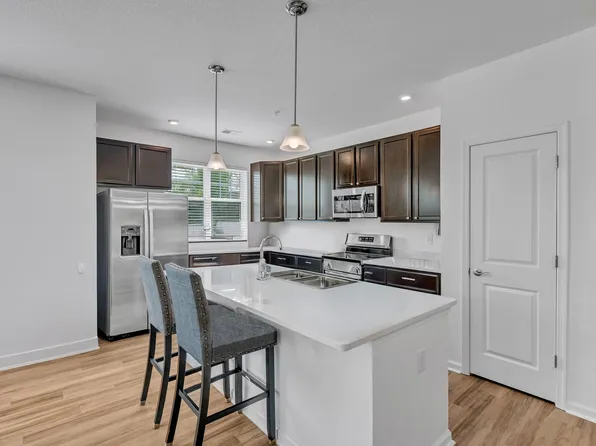 1501 Waitsel Dr #108, Chesapeake, VA 23320