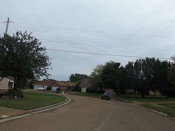 4th image of 6944 Lagrange Cir N