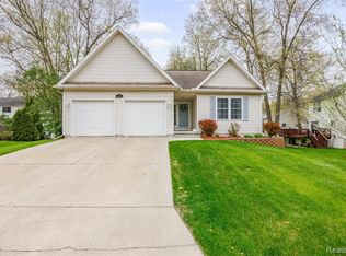 1891 Hickory Hills Blvd, Howell, MI 48855