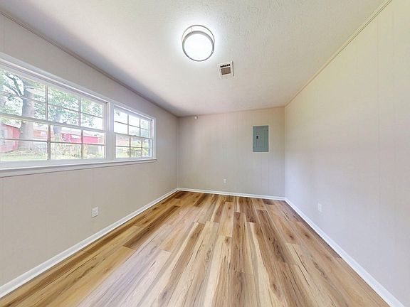 4th image of 1217 Frederick Rd