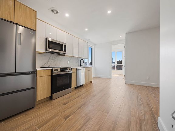 2nd image of 105 Hawthorne St #4A