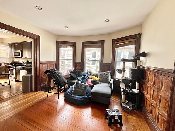 2nd image of 29 Montcalm Ave #2