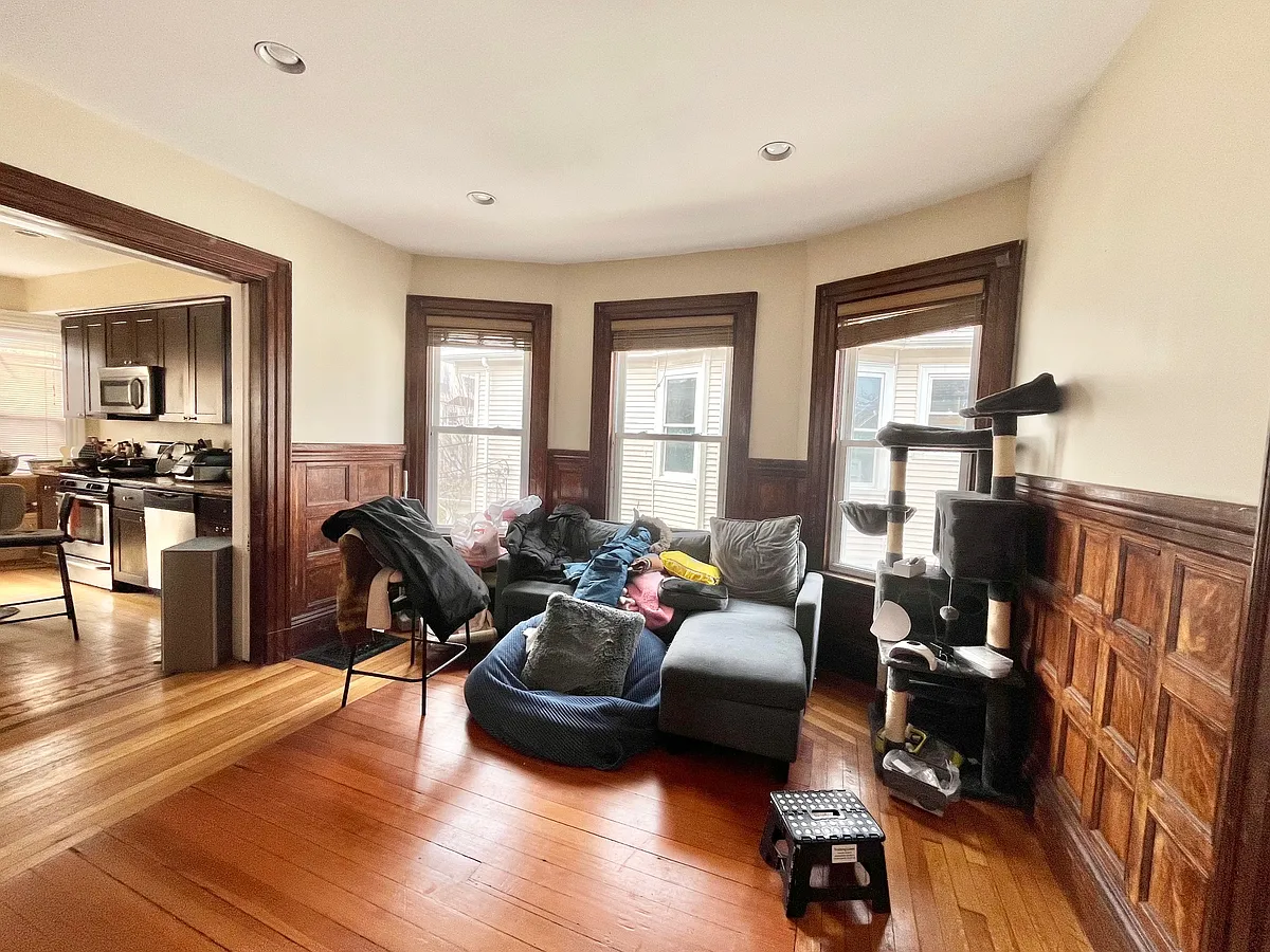 Photo 2 of 9 - 29 Montcalm Ave #2 - Brighton, MA Building Photo - 29 Montcalm Ave #2