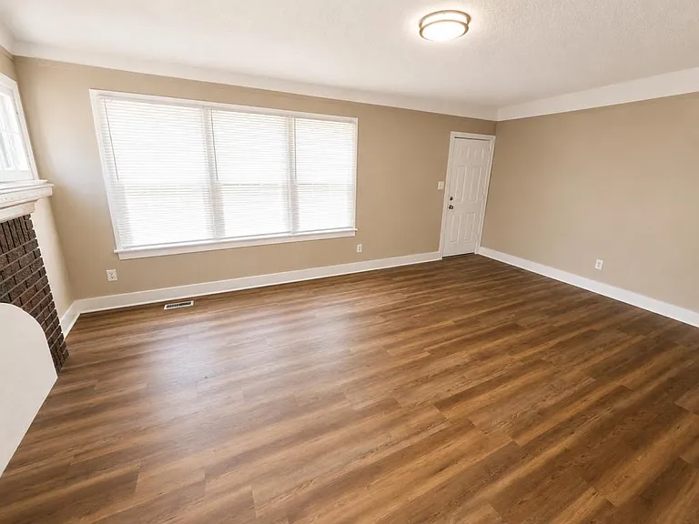 60 Waldo St — Photo 2