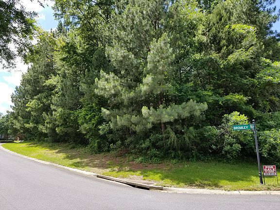 4th image of 391 Bromley Road
