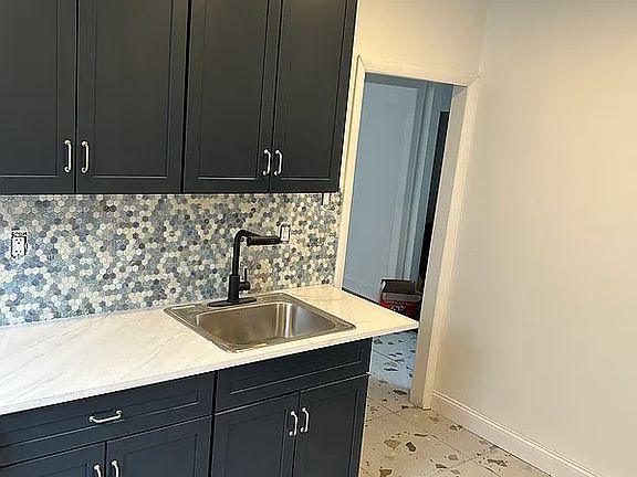 4th image of 361 Rockaway Pkwy Floor 2