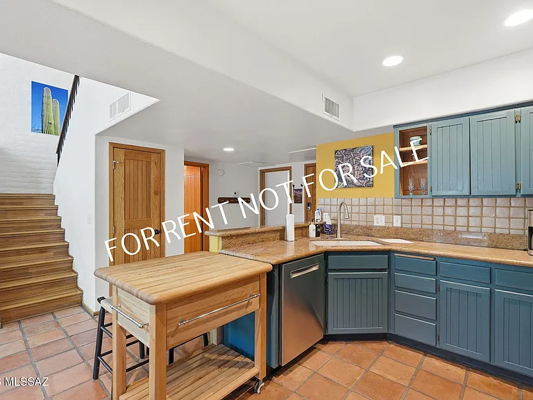 2824 E Sierra Vista Rd — Photo 18