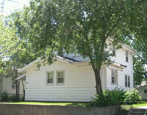 1st image of 829 S 27th St #2