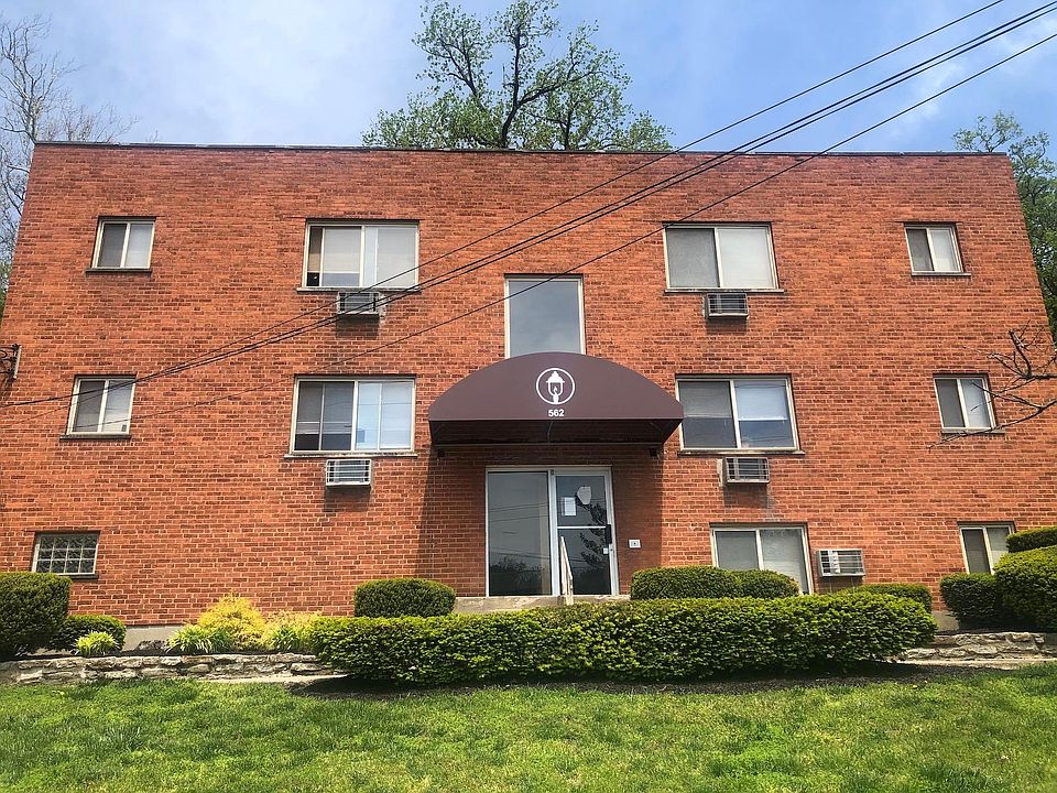 1st image of 562 Lowell Ave #9