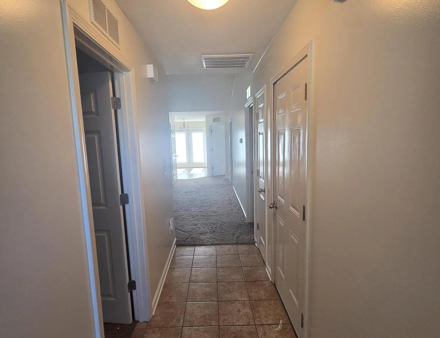3 bed, 2.0 bath, 1260 sqft, $1,795 — Photo 2